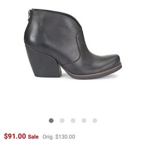 Korks Gemini Leather Bootie NWOT